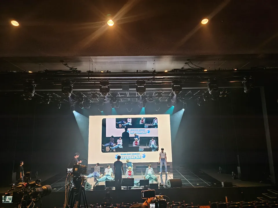 쇼케이스 리허설 무대